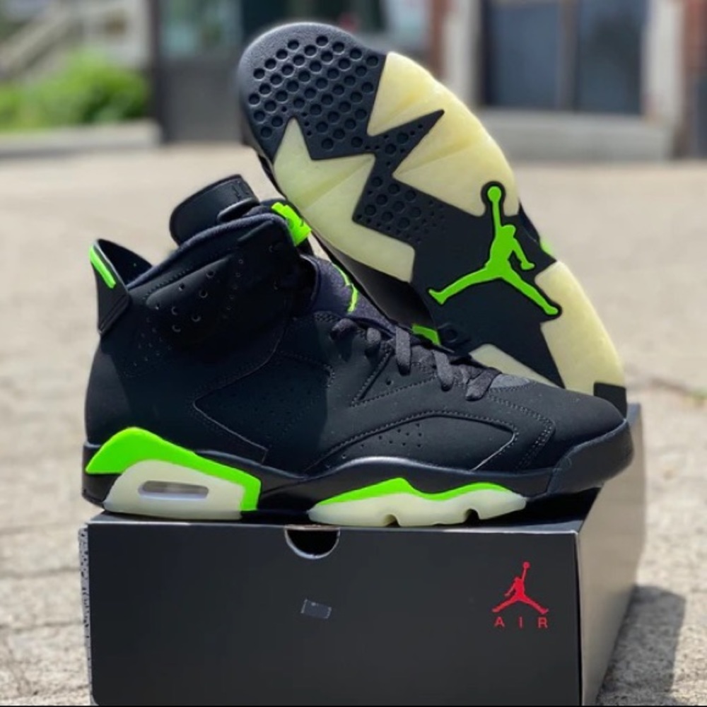BRAND NEW JORDAN RETRO 6